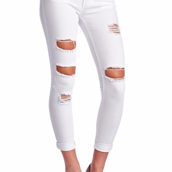 Distressed “Better Butt” White Ankle Skinny Jeans - Picture 2 of 7